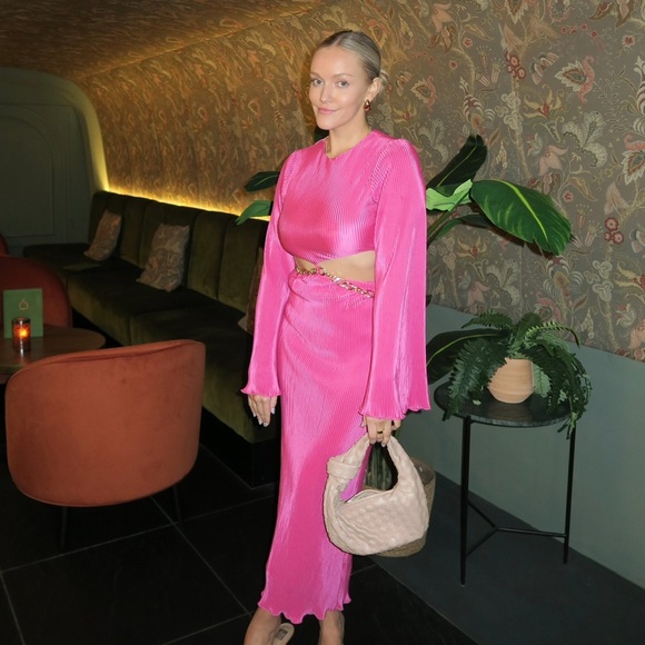 Pink Cutout Long sleeve Maxi Dress - Picture 2 of 7